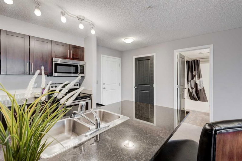 3319, 81 Legacy Boulevard SE, Legacy — interior photo 5