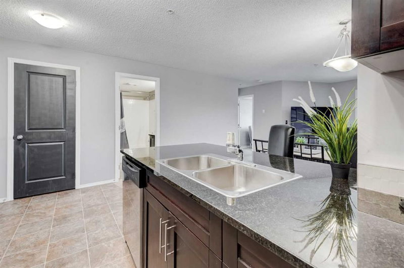 3319, 81 Legacy Boulevard SE, Legacy — interior photo 6