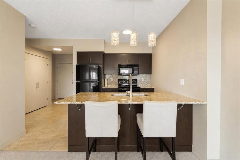806, 8880 Horton Road SW, Haysboro — interior photo