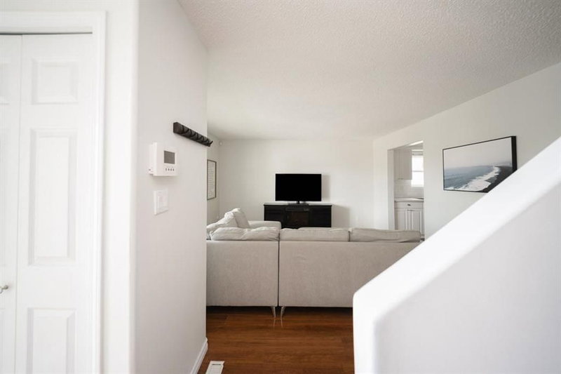 53 - 100 St.Laurent Way