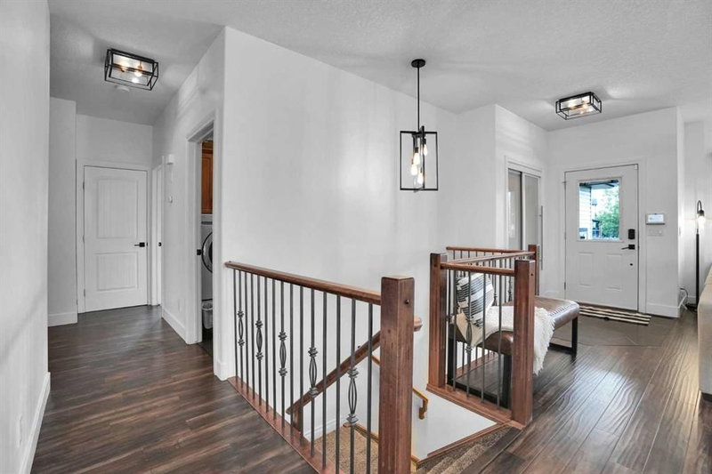 112 Aspen Creek Crescent, Aspen Creek — interior photo 5