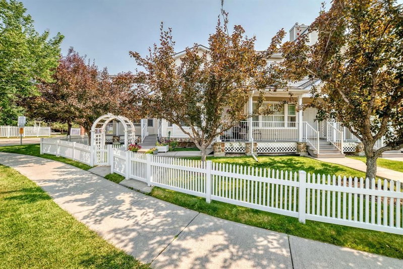 38 Country Village Landing NE