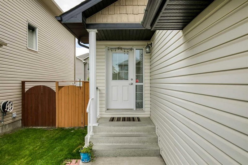 67 Everwoods Park SW