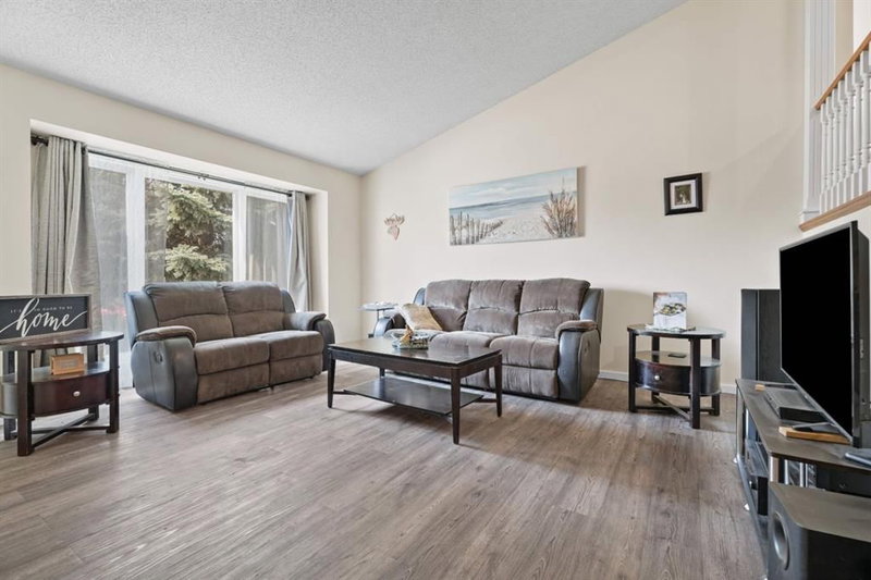 906 7 Street SE, Emerson Lake Estates — interior photo 5