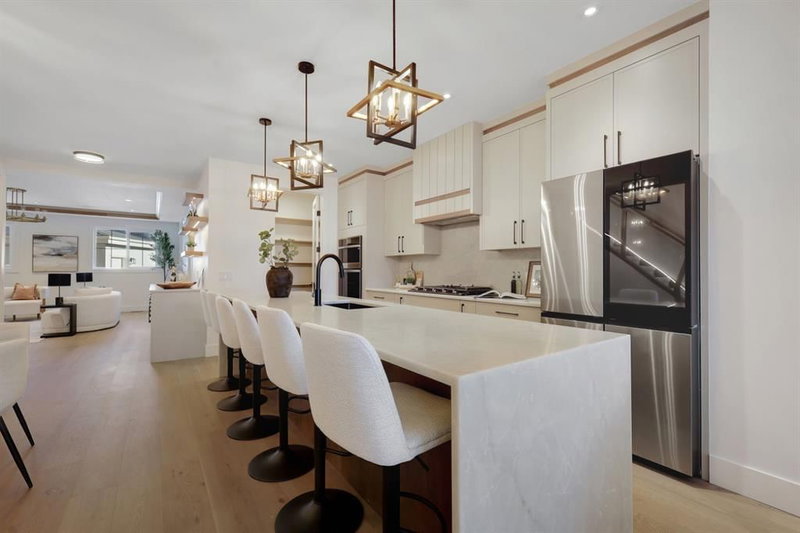 2824 31 Street SW, Killarney/Glengarry — interior photo 5