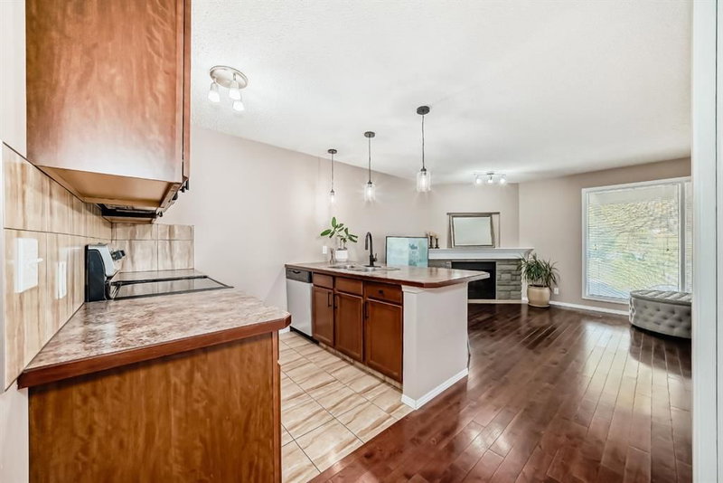 8432 Berkley Road NW, Beddington Heights — interior photo 7