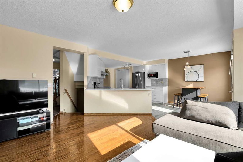 182 Citadel Bluff Close NW, Citadel — interior photo