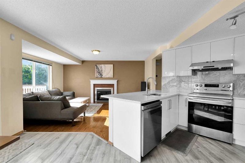 182 Citadel Bluff Close NW, Citadel — interior photo 7