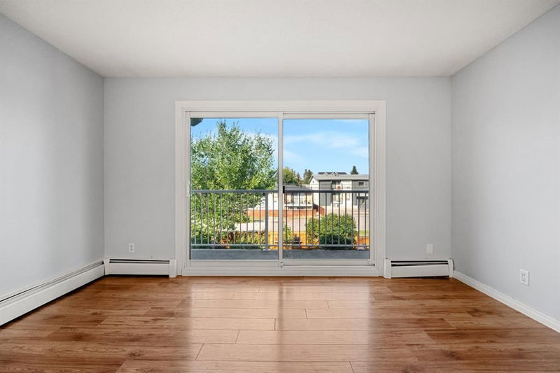 5, 4328 75 Street NW, Bowness — interior photo