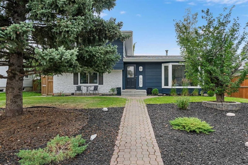 543 Willingdon Boulevard SE
