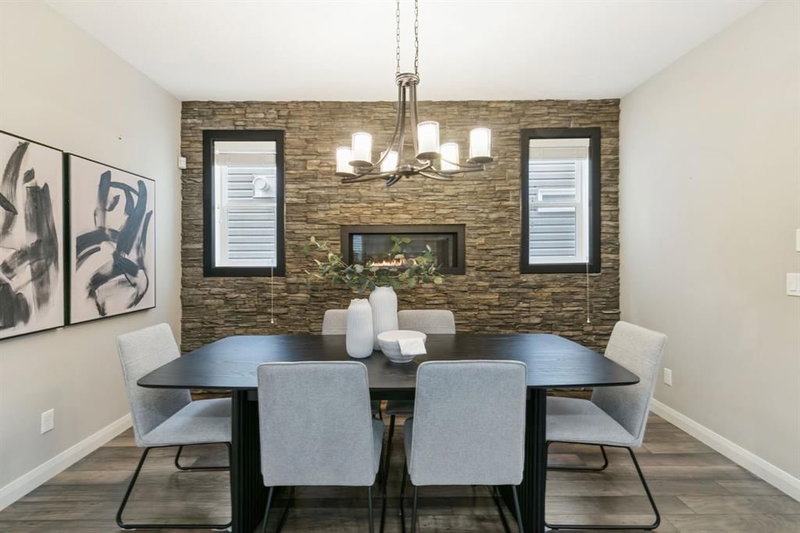 982 Evanston Drive NW, Evanston — interior photo 5