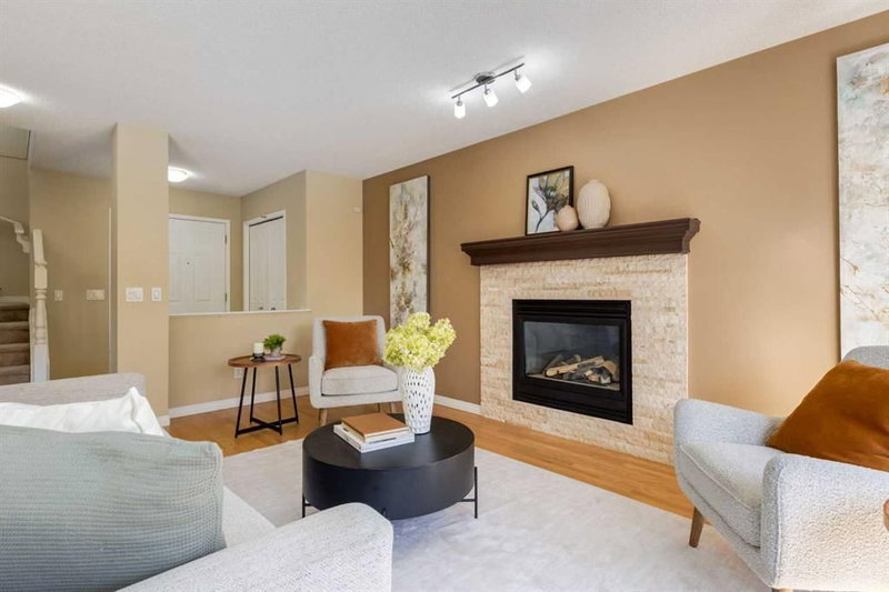 38 Spring Crescent SW, Springbank Hill — interior photo 6