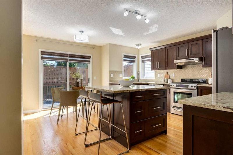 38 Spring Crescent SW, Springbank Hill — interior photo 7