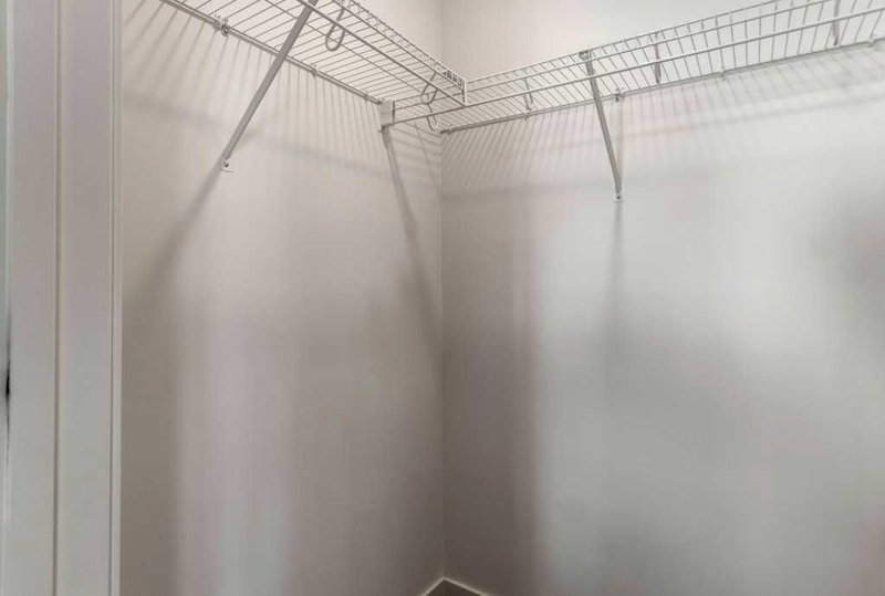 3105, 100 Walgrove Court SE, Walden — interior photo 5