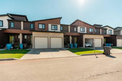 3 - 462 Highlands Boulevard W