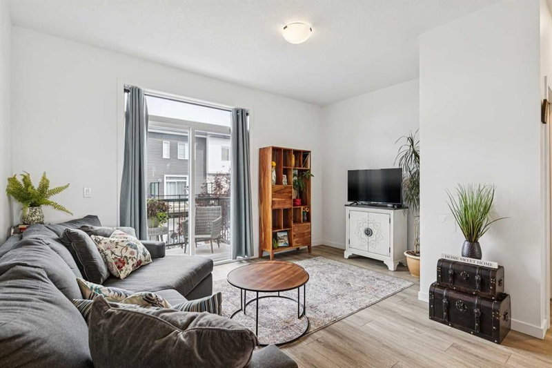 2466 210 Avenue SE, Walden — interior photo