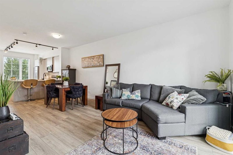2466 210 Avenue SE, Walden — interior photo 5