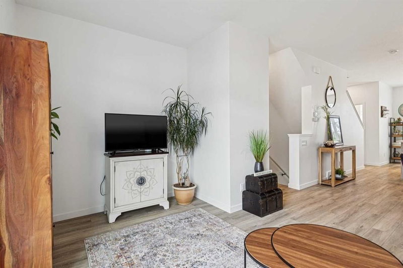 2466 210 Avenue SE, Walden — interior photo 6