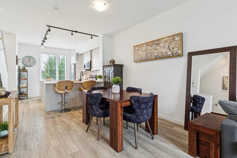 2466 210 Avenue SE, Walden — interior photo 7