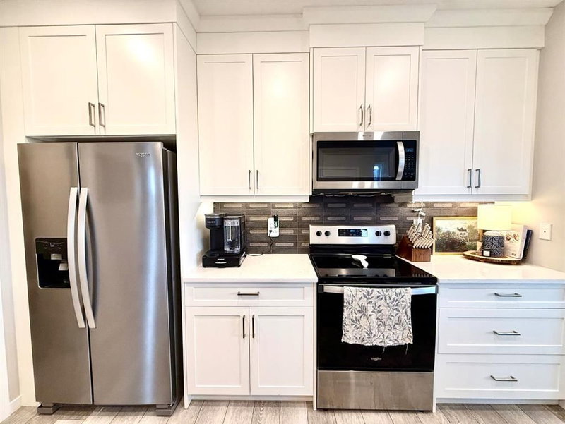 1501 3 Street SE, Montrose — interior photo 6