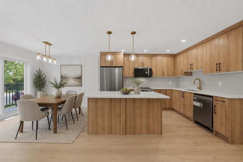 1387 Berkley Drive NW, Beddington Heights — interior photo
