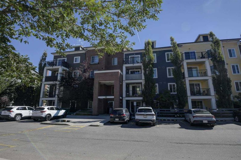 2414 - 99 copperstone Park SE