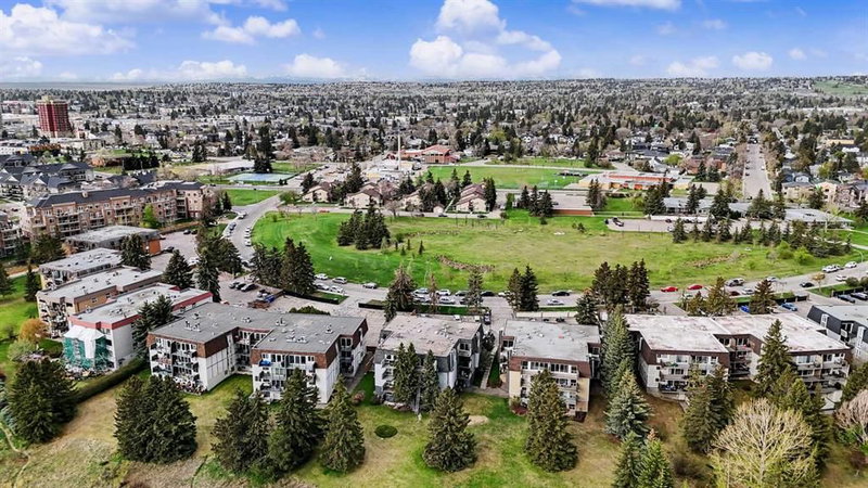 301, 508 Cedar Crescent SW, Spruce Cliff — interior photo