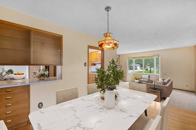 4207 Brisebois Drive NW, Brentwood — interior photo 5