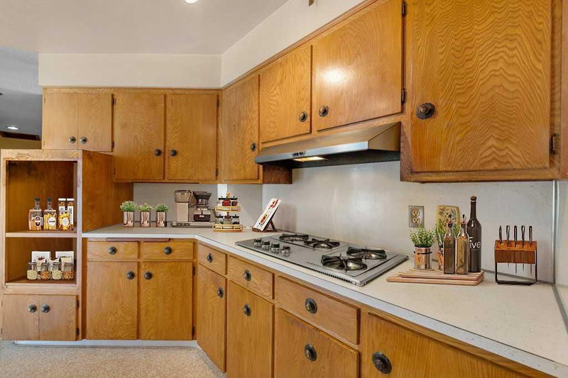4207 Brisebois Drive NW, Brentwood — interior photo 6
