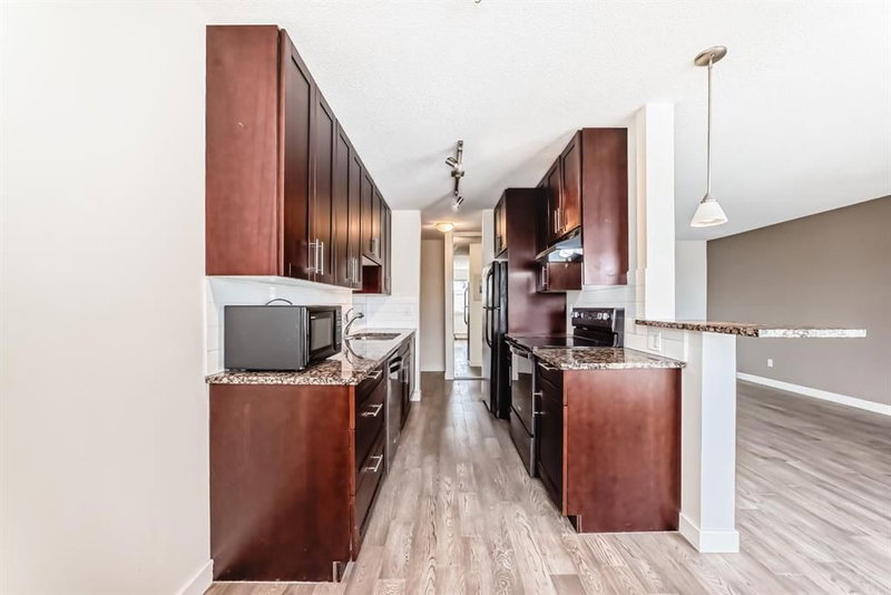302, 4455A Greenview Drive NE, Greenview — interior photo 5
