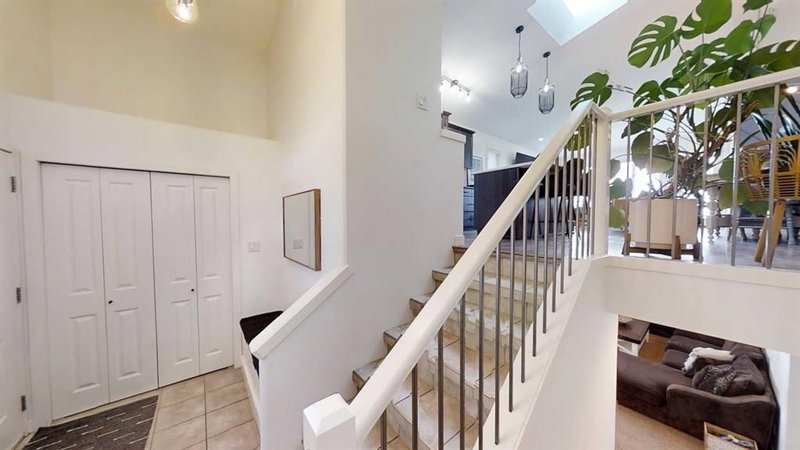 107 Riverland Close W