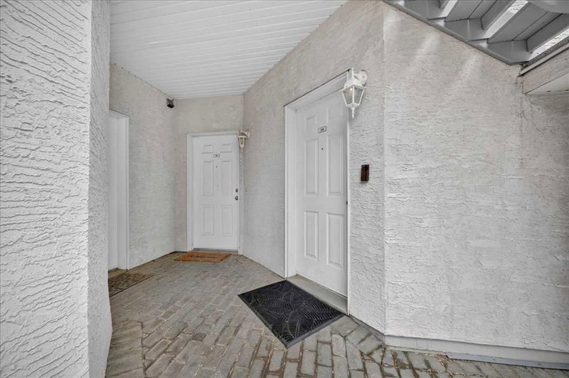 208, 622 56 Avenue SW, Windsor Park — interior photo 5