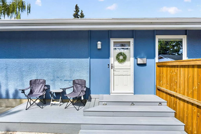 6516 Crowchild Trail SW
