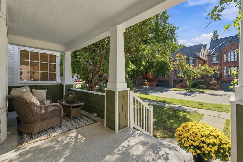 814 19 Avenue SW