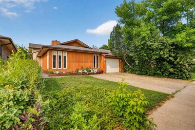 47 Wildwood Crescent W