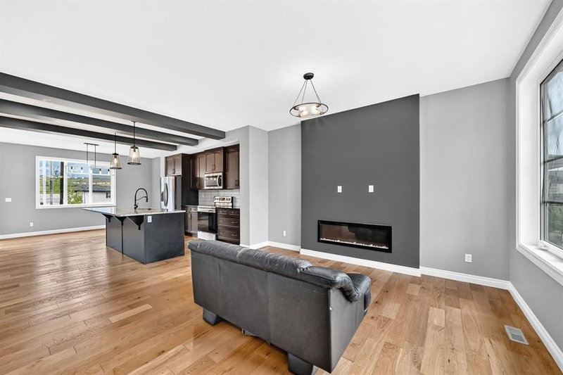 63 Precedence Link, Precedence — interior photo