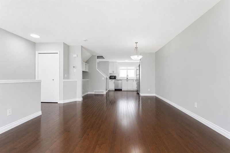 45 Tuscany springs Gardens NW, Tuscany — interior photo