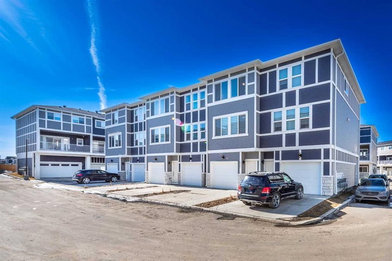 902 - 33 Merganser Drive W