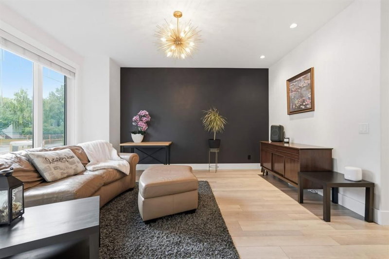 1903 26 Avenue SW, South Calgary — interior photo 6