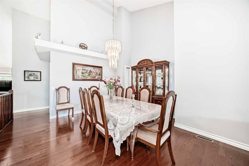 8 Signature Point SW, Signal Hill — interior photo 7