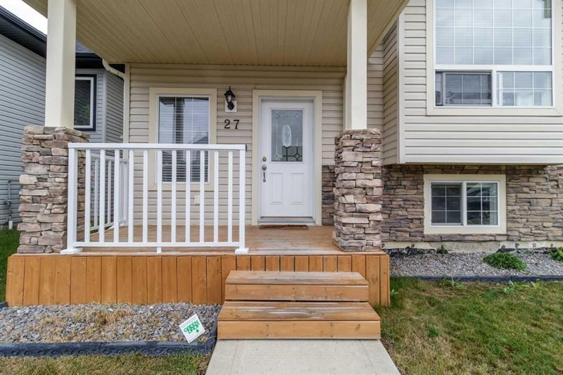 27 Vickers Close