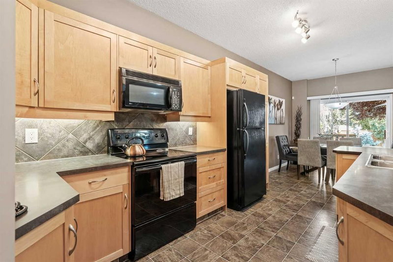 52 Copperfield Close SE, Copperfield — interior photo 6