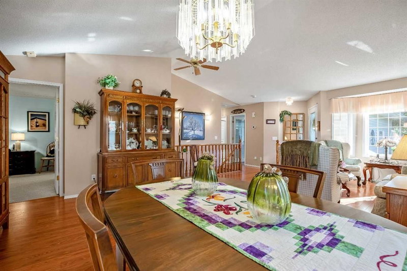 501 Riverside Drive NW, High River Golf Course — interior photo 7