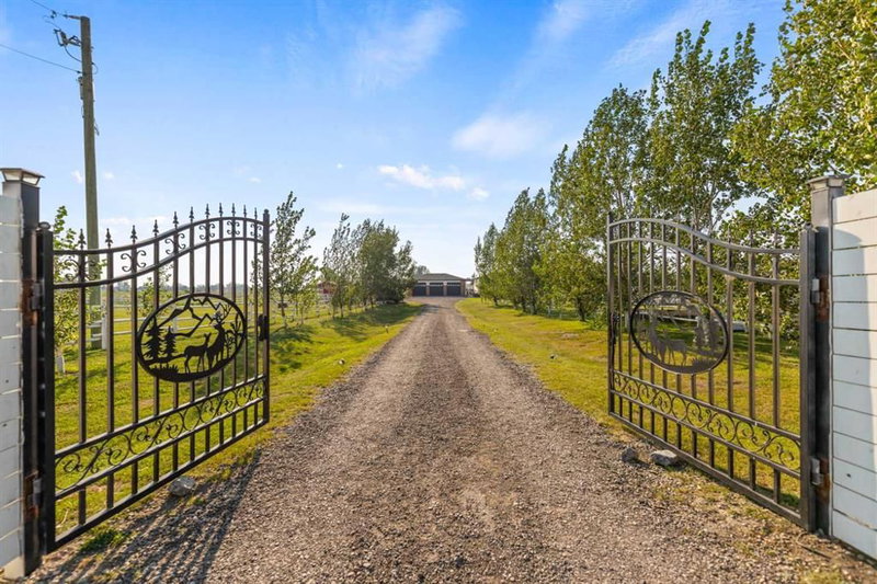 234075 Boundary Road, Rural Rocky View County — interior photo 6