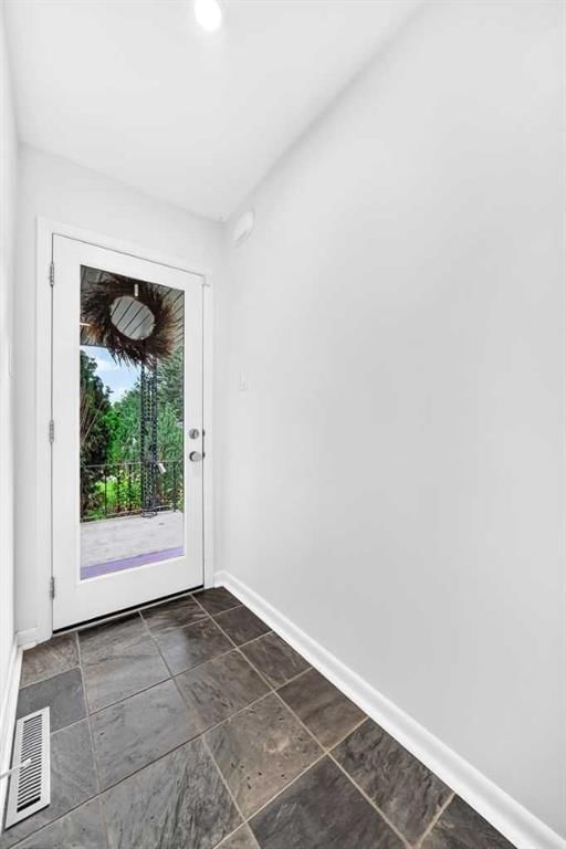 47 Woodlark Drive SW, Wildwood — interior photo 6