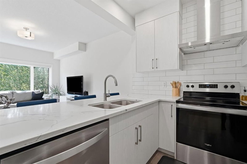 154 Crestridge Common SW, Crestmont — interior photo 7