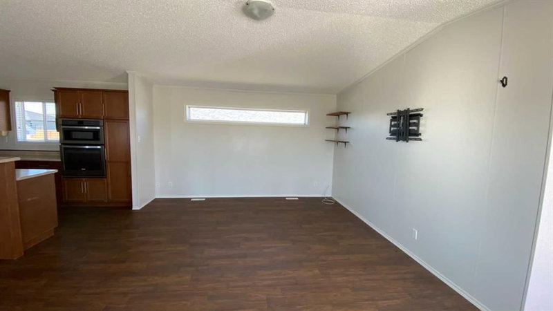 14 Meadows Way, Taber — interior photo 6