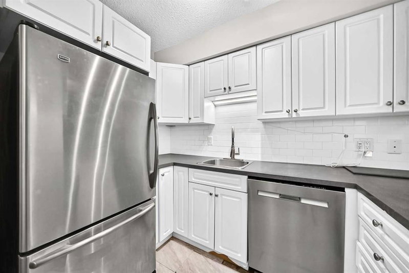 111, 2204 1 Street SW, Mission — interior photo 6