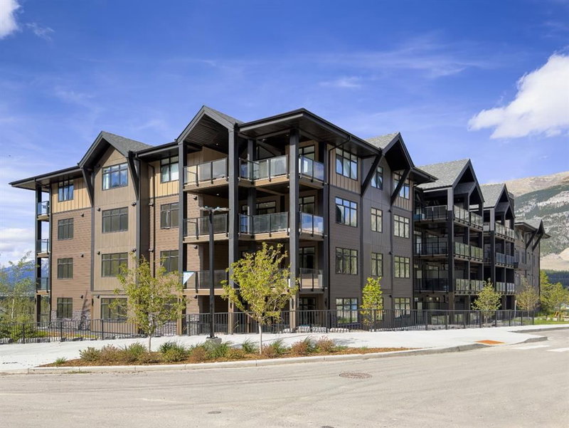 207 - 10 Cascade Ridge