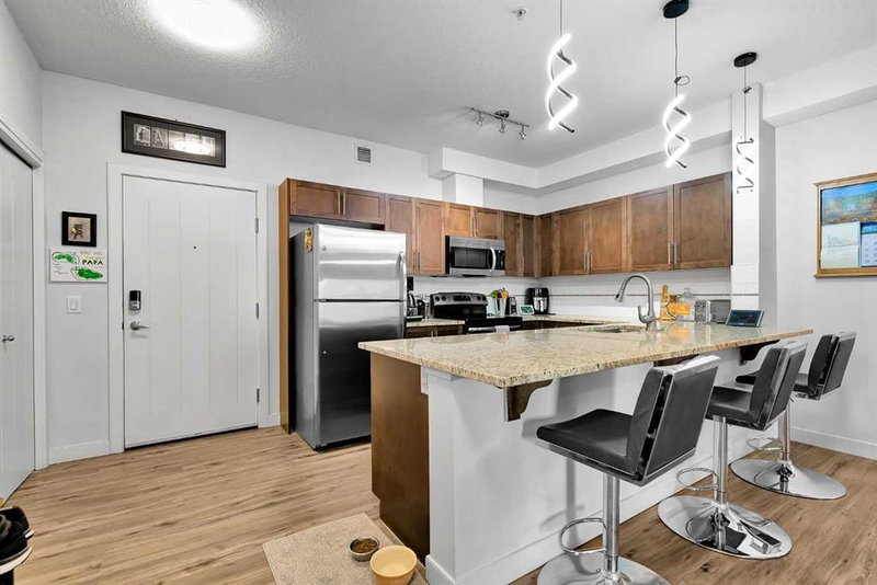 2217, 604 East Lake Boulevard NE, East Lake Industrial — interior photo